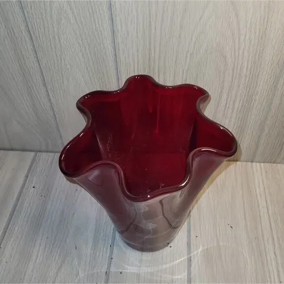Vtg 70s Elegant Ruby Red Glass Handkerchief Vase Large Thick MCM Murano Style - Picture 2 of 9